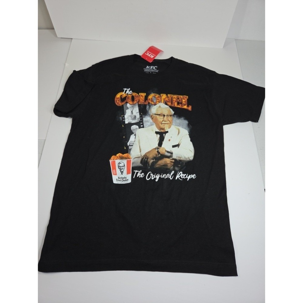 KFC Colonel Sanders Retro Multi Portrait T-Shirt . Size: L